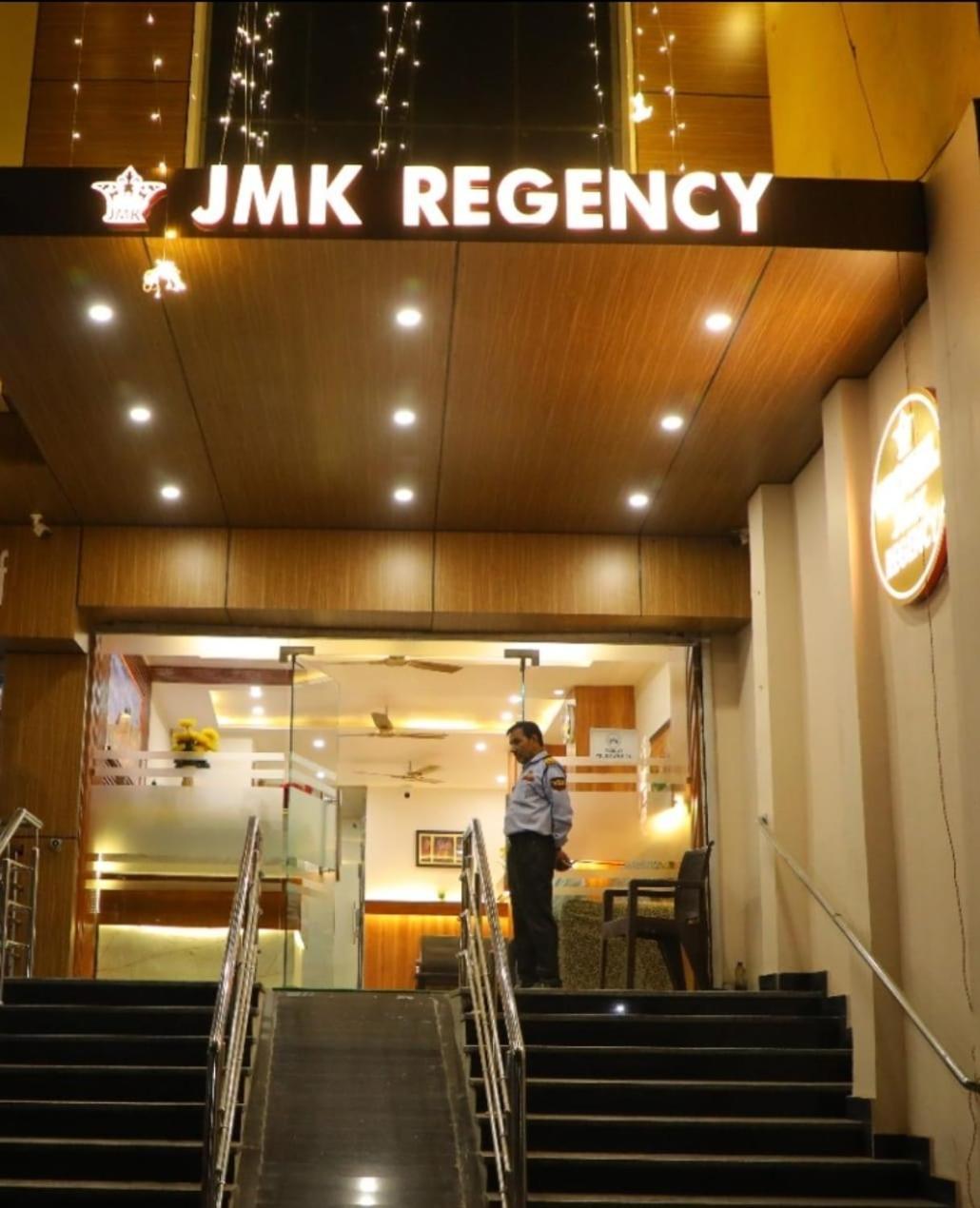 מלון ורנאסי Jmk Regency מראה חיצוני תמונה